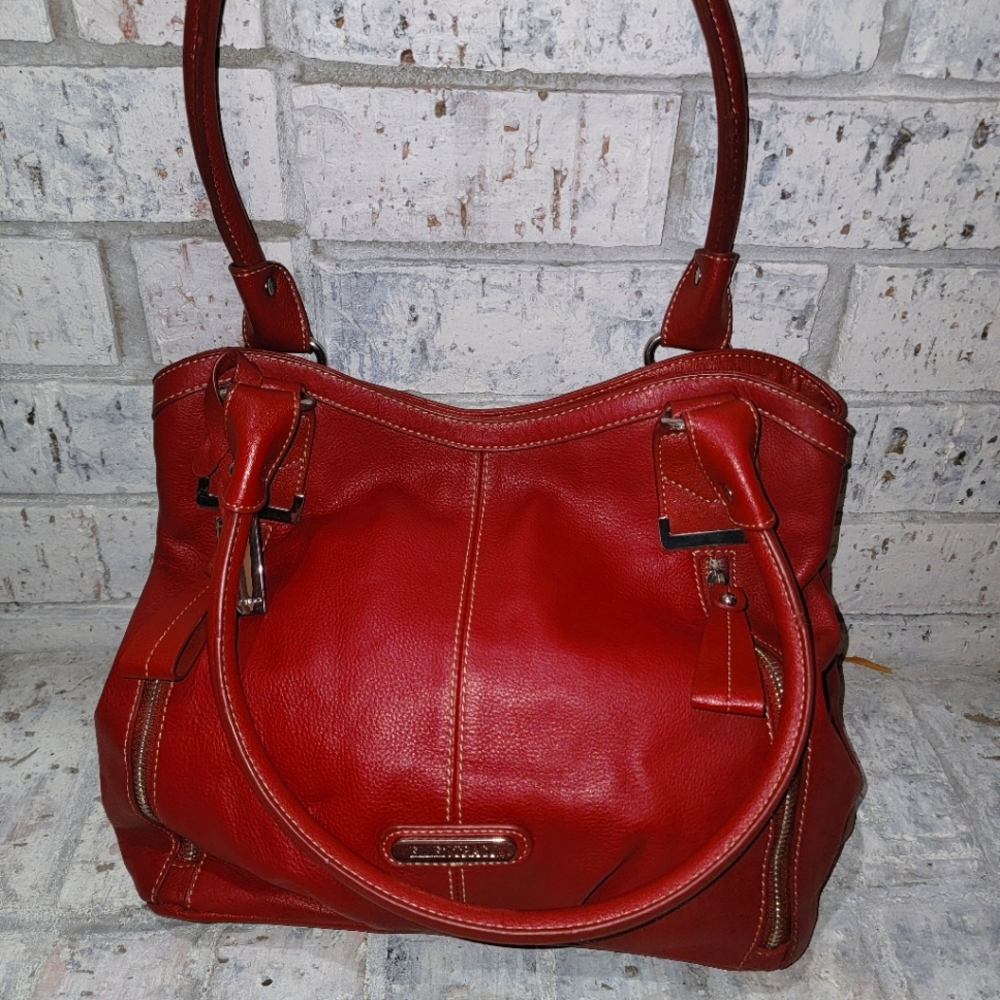 Ellen Tracy red leather handbag